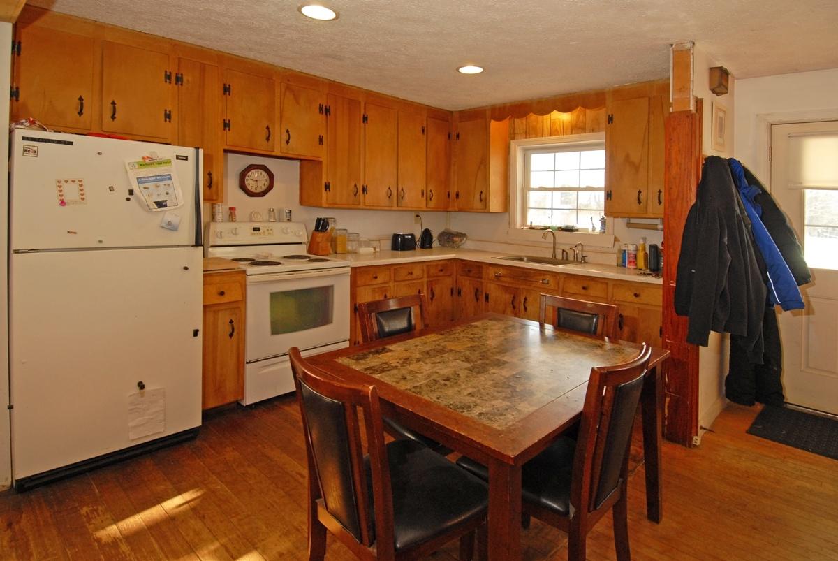 61 Oak Ridge Road Biddeford, ME 04005 - Photo 9 of 33 Kitchen