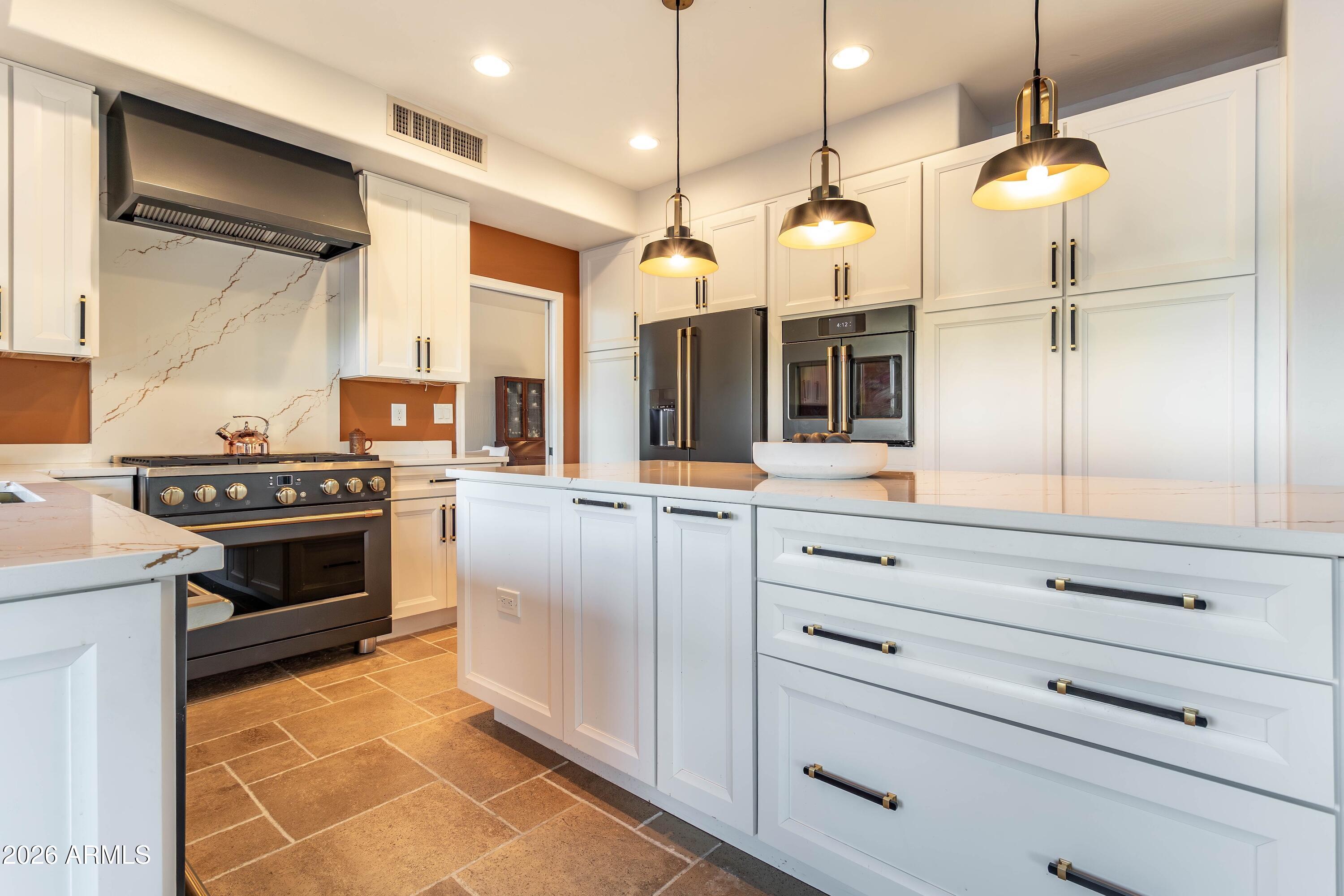 4727 East Rancho Caliente Drive Cave Creek, AZ 85331 - Photo 4 of 76 kitchen