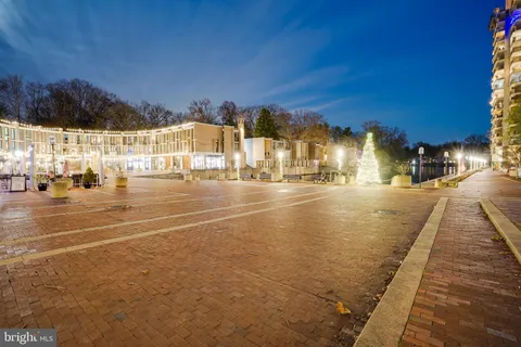 $349,900 | 11400 Washington Plaza West, Unit 1101, Reston, VA 20190