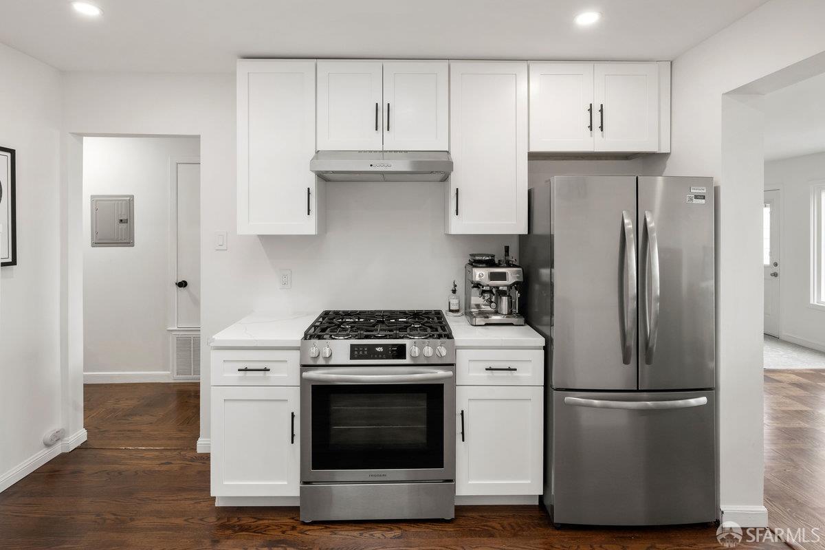 130 Bridgeview Drive San Francisco, CA 94124 - Photo 18 of 48