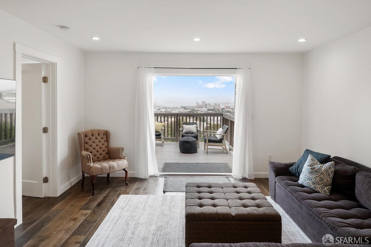 130 Bridgeview Drive San Francisco, CA 94124 - Photo 28 of 48