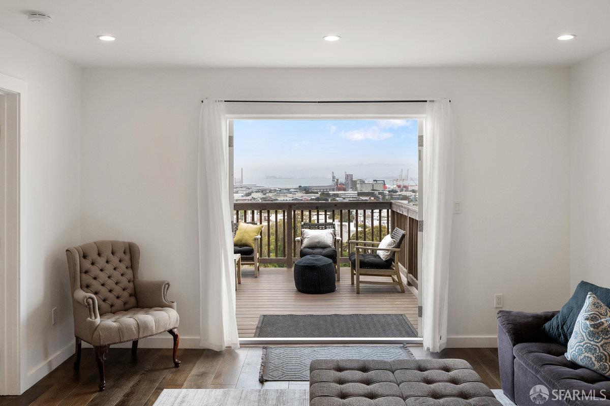 130 Bridgeview Drive San Francisco, CA 94124 - Photo 31 of 48