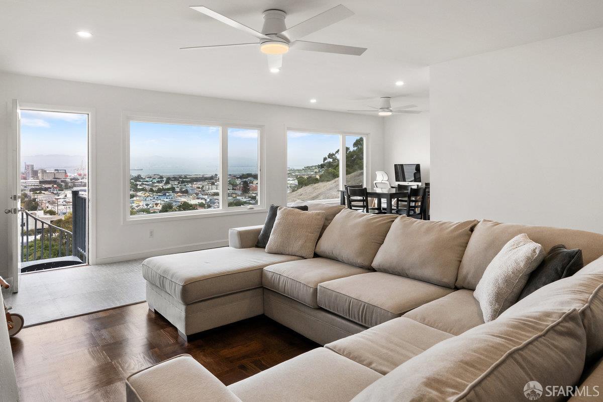 130 Bridgeview Drive San Francisco, CA 94124 - Photo 4 of 48