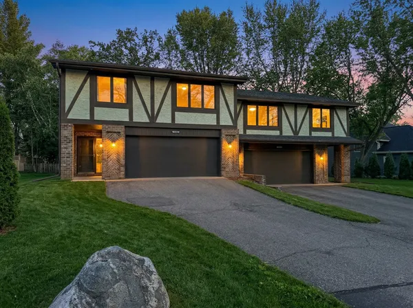 $4,200 | 1042 East Circle Drive, Wayzata, MN 55391