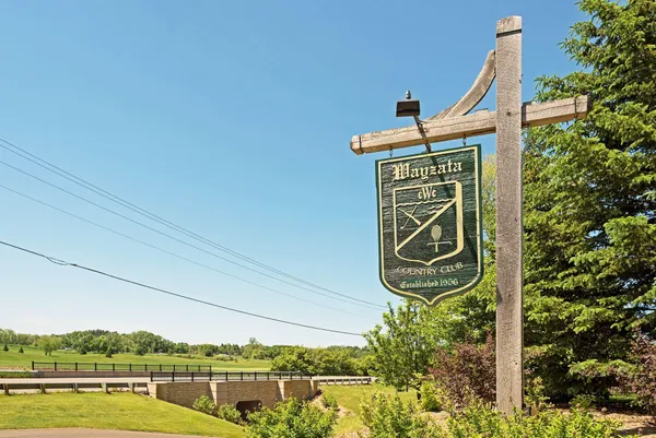 $4,200 | 1042 East Circle Drive, Wayzata, MN 55391