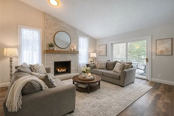 $4,200 | 1042 East Circle Drive, Wayzata, MN 55391