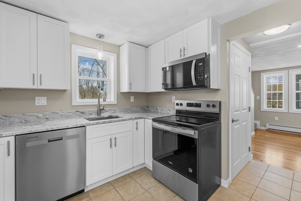 246 Winthrop Street Rehoboth, MA 02769 - Photo 4 of 36