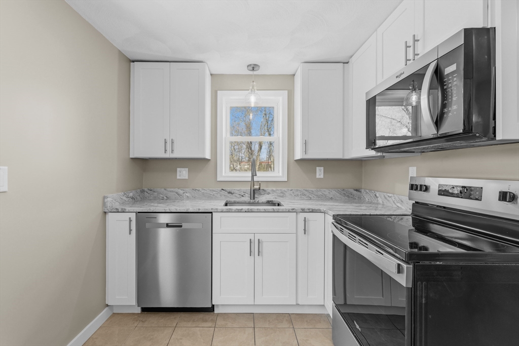 246 Winthrop Street Rehoboth, MA 02769 - Photo 6 of 36