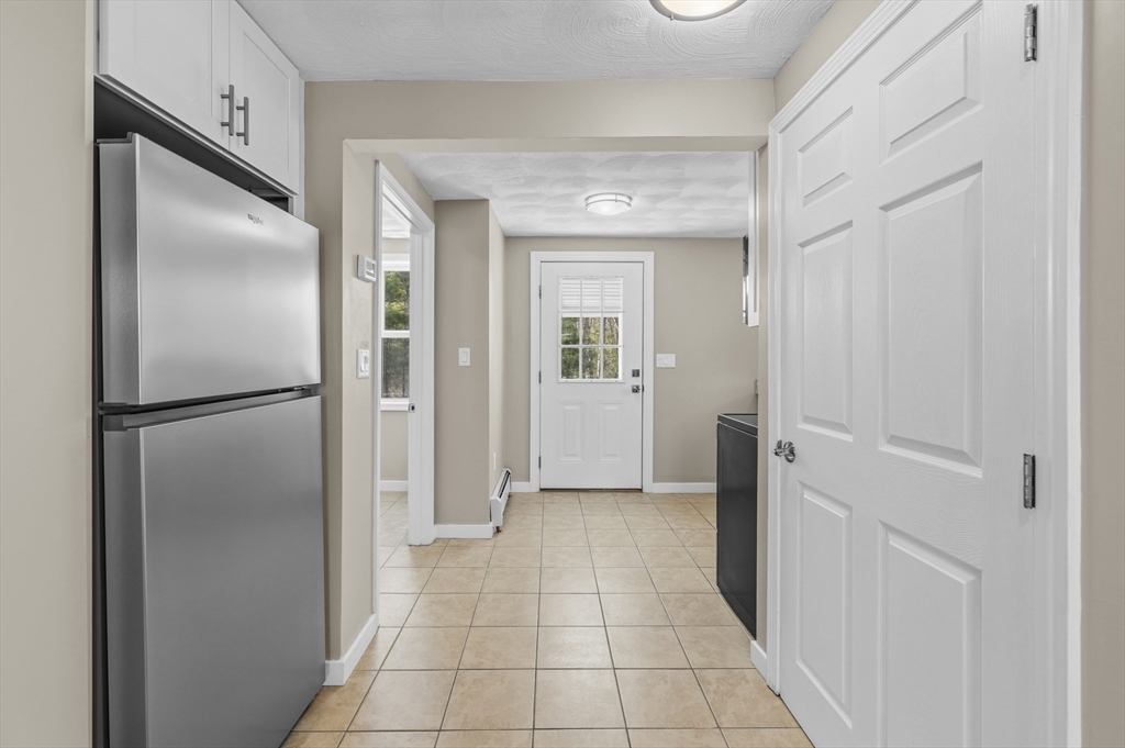 246 Winthrop Street Rehoboth, MA 02769 - Photo 10 of 36