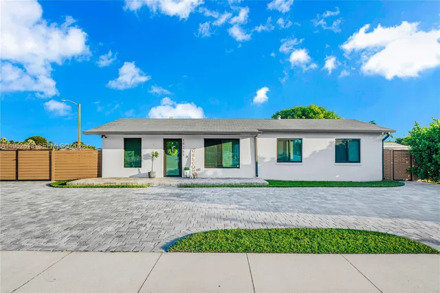 $659,999 | 14265 Southwest 105th Court, Miami, FL 33176