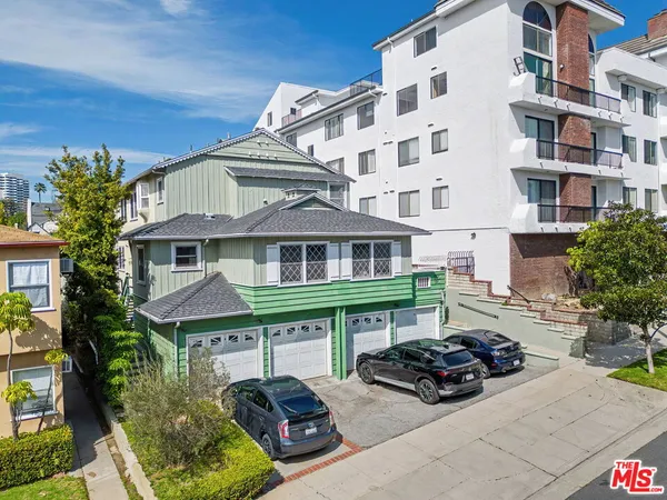 $2,350,000 | 10481 Eastborne Avenue, Los Angeles, CA 90024