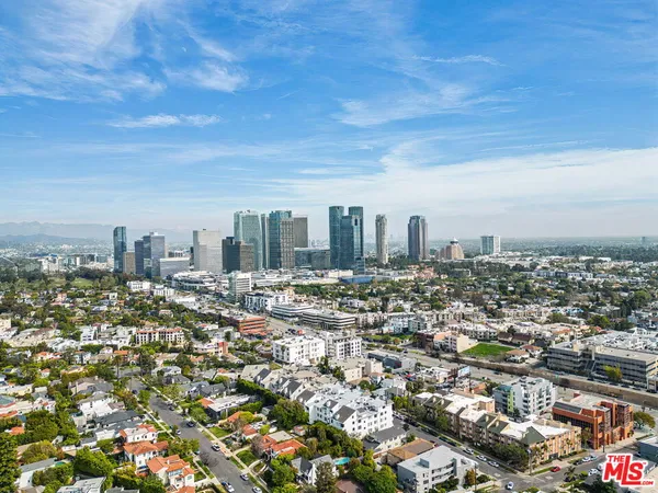 $2,350,000 | 10481 Eastborne Avenue, Los Angeles, CA 90024