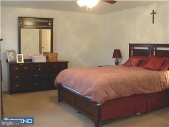22 Berkley Road Broomall, PA 19008 - Photo 10 of 12 Bedroom - Main