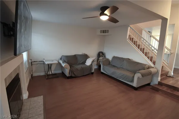 $1,950 | 8064 Teresita Avenue, Las Vegas, NV 89147