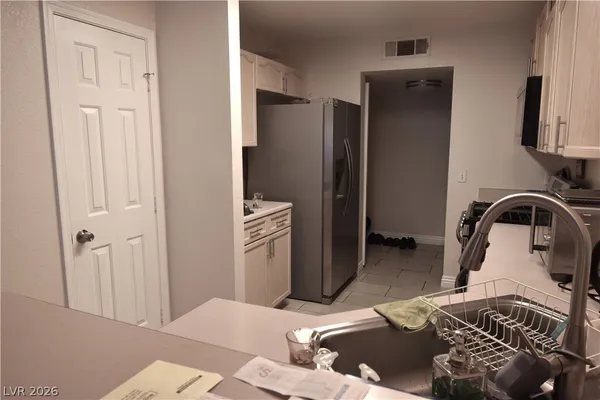 $1,950 | 8064 Teresita Avenue, Las Vegas, NV 89147