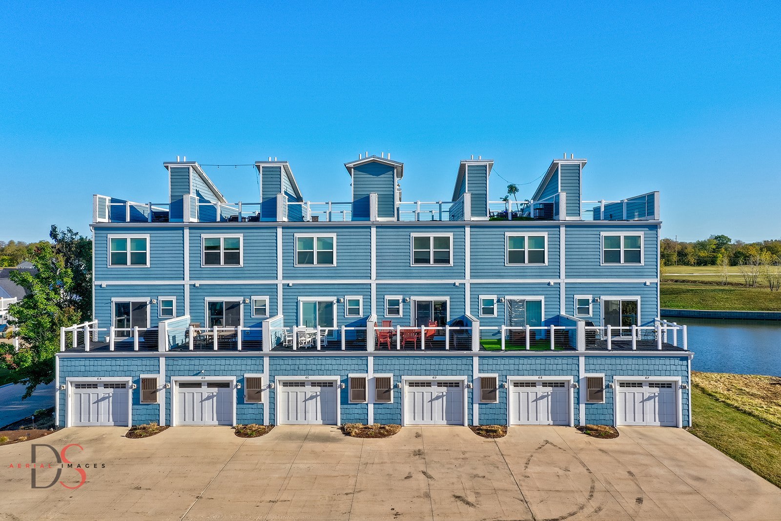 41 Waterside Way, Unit D Ottawa, IL 61350 - Photo 1 of 27 a house with river in front of it