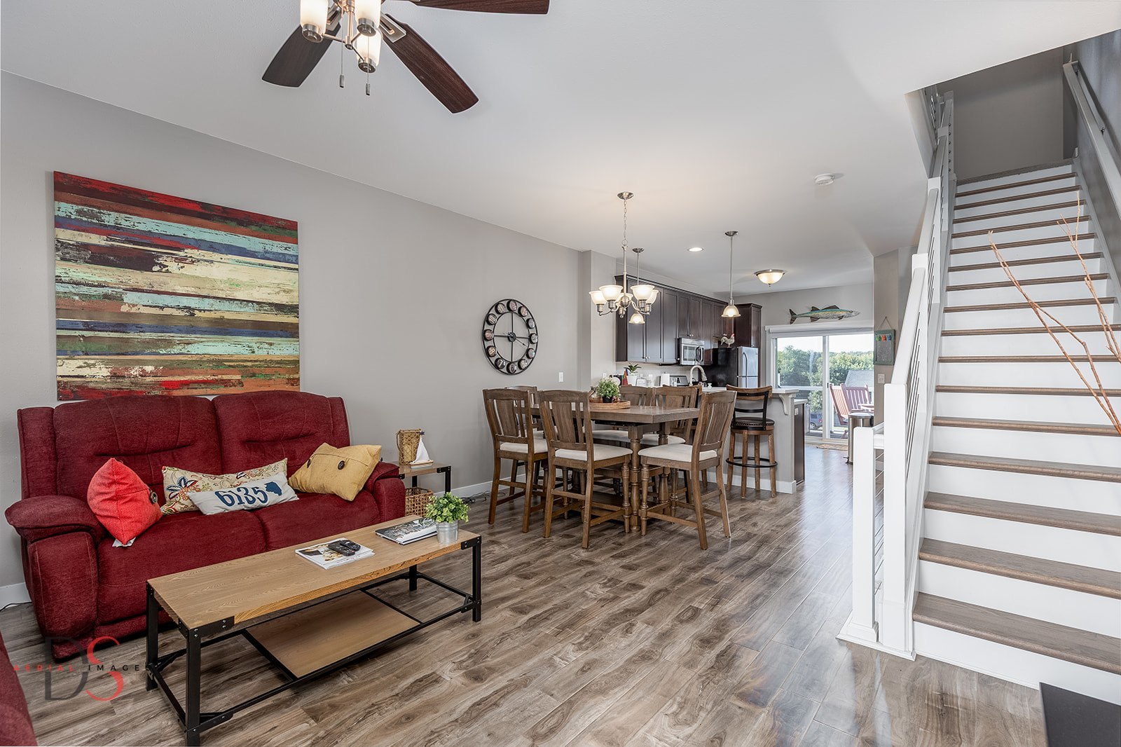 41 Waterside Way, Unit D Ottawa, IL 61350 - Photo 19 of 27 a living room with furniture a dining table with wooden floor
