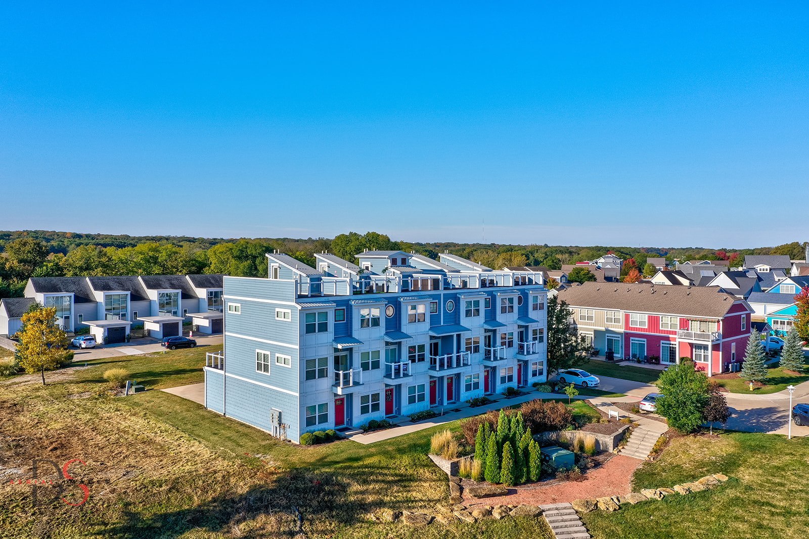 41 Waterside Way, Unit D Ottawa, IL 61350 - Photo 4 of 27 a view of a city with tall buildings