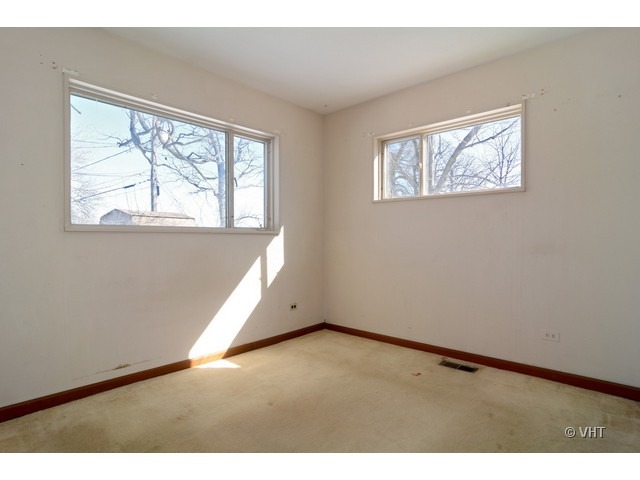 35 Payson Street Hoffman Estates, IL 60169 - Photo 6 of 10