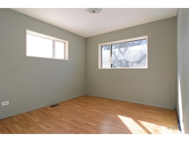 35 Payson Street Hoffman Estates, IL 60169 - Photo 7 of 10