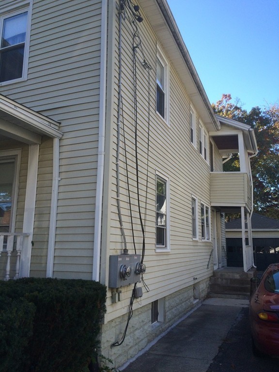 22-24 Palmyra Street Springfield, MA 01118 - Photo 4 of 5 Gallery Image 4