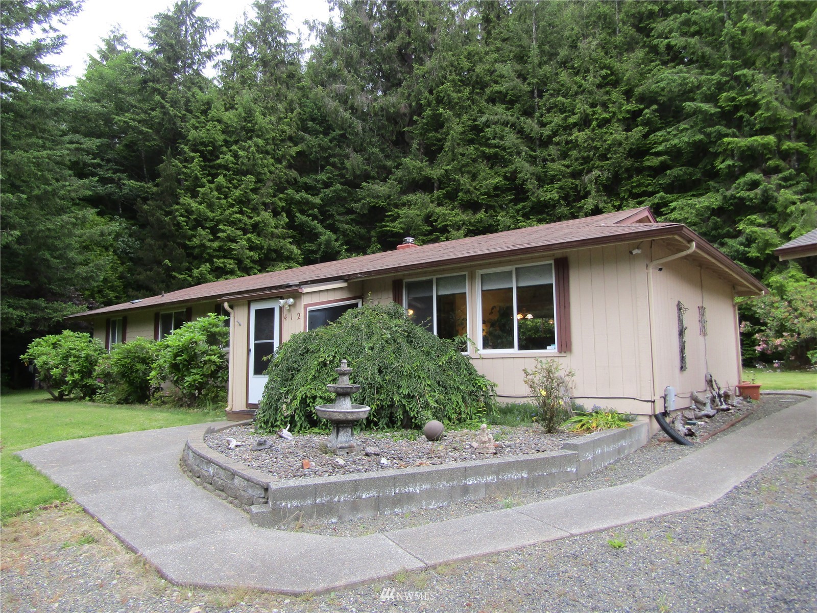 412 Ocean Beach Road Hoquiam, WA 98550 - Photo 1 of 40 Gallery Image 1
