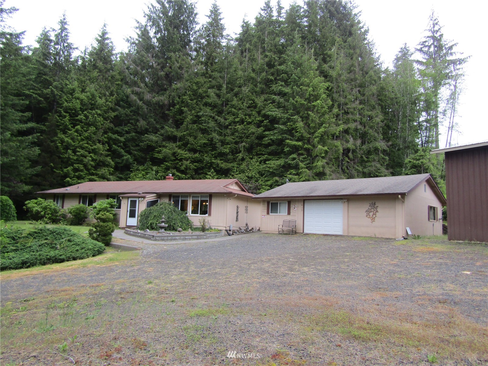 412 Ocean Beach Road Hoquiam, WA 98550 - Photo 2 of 40 Gallery Image 2