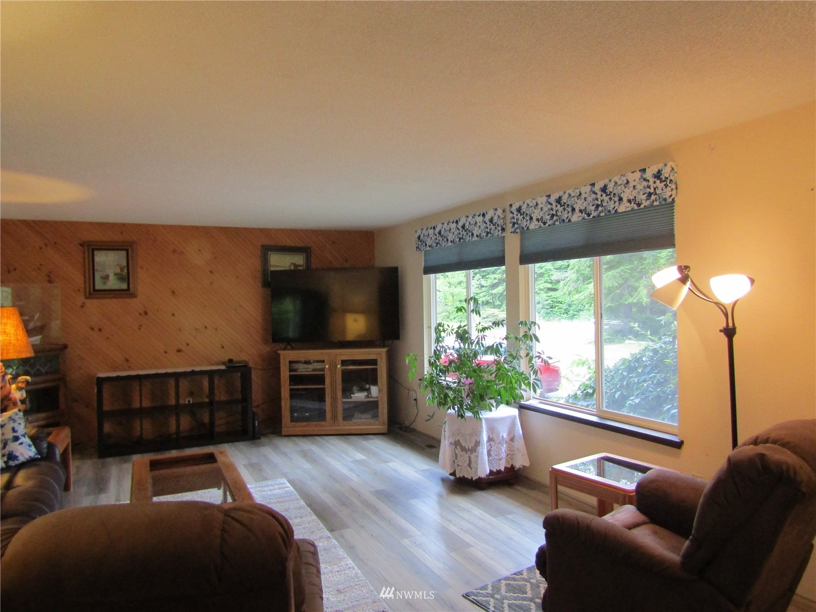 412 Ocean Beach Road Hoquiam, WA 98550 - Photo 6 of 40 Gallery Image 6