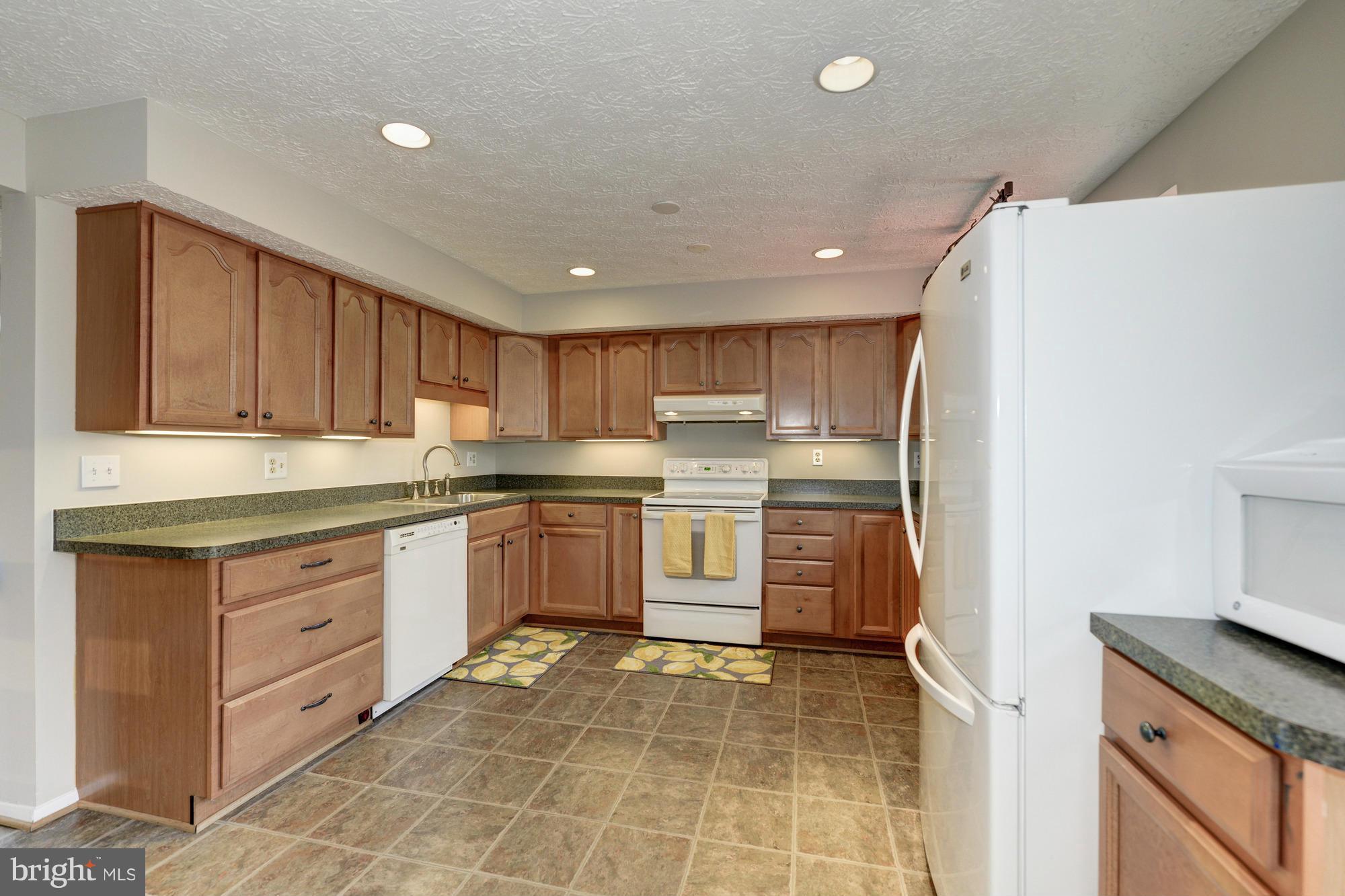 11565 Ivy Bush Court Reston, VA 20191 - Photo 7 of 30 Kitchen