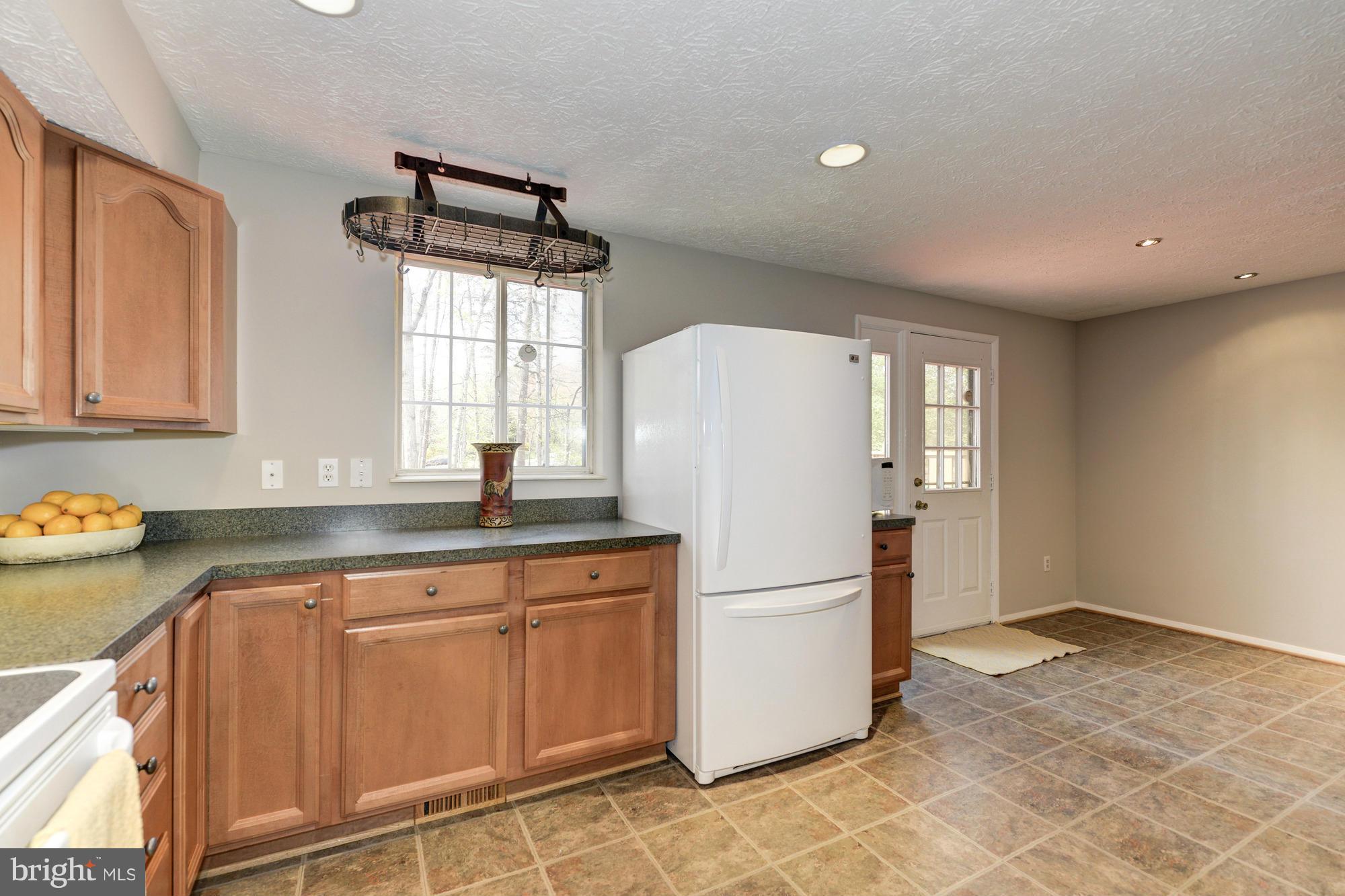 11565 Ivy Bush Court Reston, VA 20191 - Photo 8 of 30 Kitchen