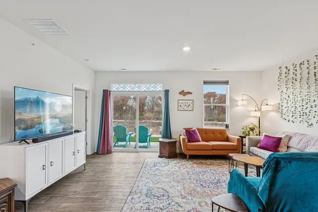 $359,900 | 952 Darwin Street, North Aurora, IL 60542