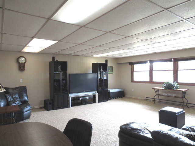 2605 Caton Farm Road Joliet, IL 60435 - Photo 5 of 19