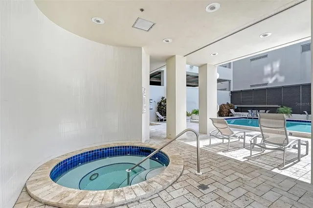 $1,499,900 | 1255 North Gulfstream Avenue, Unit 1101, Sarasota, FL 34236