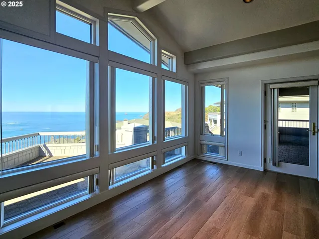 $1,379,000 | 96448 Shorewood Terrace, Brookings, OR 97415