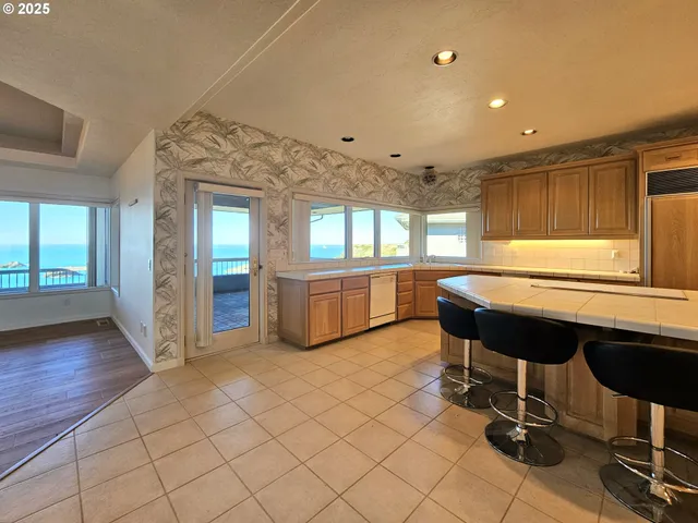 $1,379,000 | 96448 Shorewood Terrace, Brookings, OR 97415