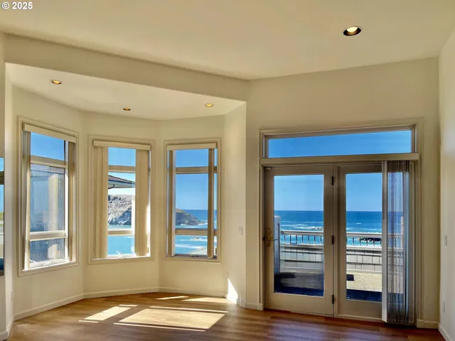 $1,379,000 | 96448 Shorewood Terrace, Brookings, OR 97415