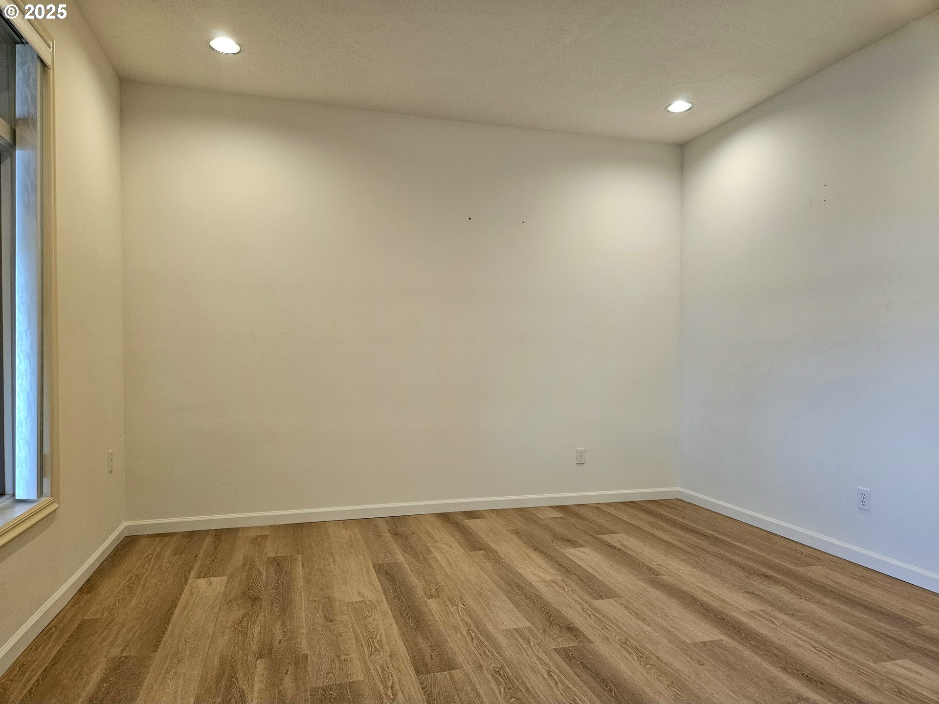 96448 Shorewood Terrace Brookings, OR 97415 - Photo 35 of 48 a view of a room