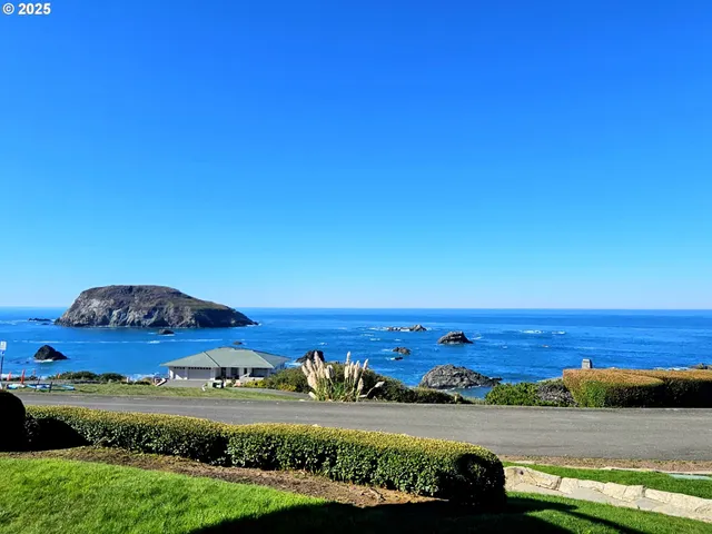 $1,379,000 | 96448 Shorewood Terrace, Brookings, OR 97415