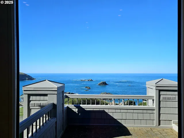 $1,379,000 | 96448 Shorewood Terrace, Brookings, OR 97415