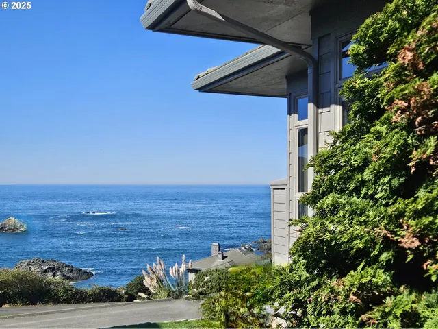 $1,379,000 | 96448 Shorewood Terrace, Brookings, OR 97415