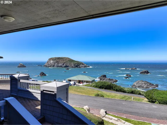 $1,379,000 | 96448 Shorewood Terrace, Brookings, OR 97415