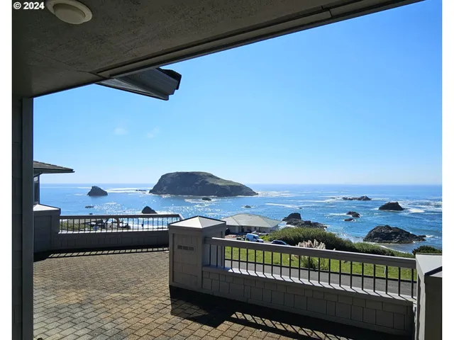 $1,379,000 | 96448 Shorewood Terrace, Brookings, OR 97415