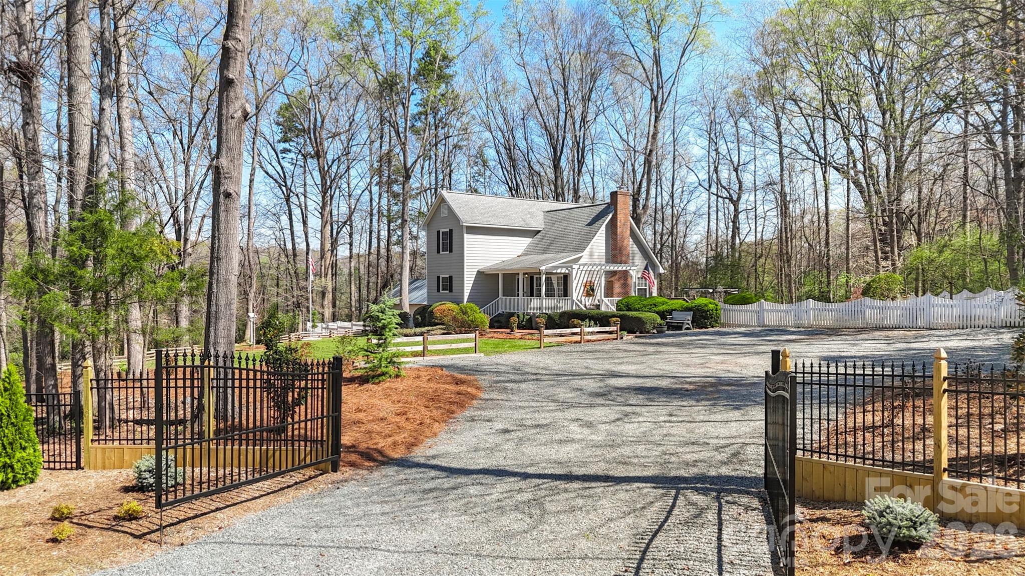 8003 Pine Oak Road Waxhaw, NC 28173 - Photo 2 of 47