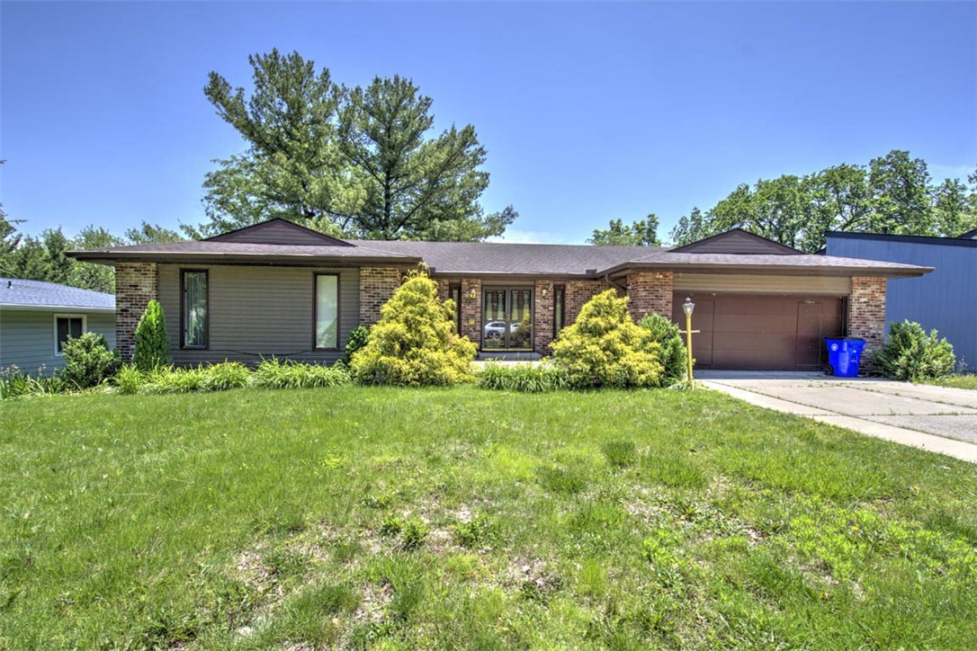 454 Shoreline Drive Decatur, IL 62521 - Photo 1 of 15 Gallery Image 1