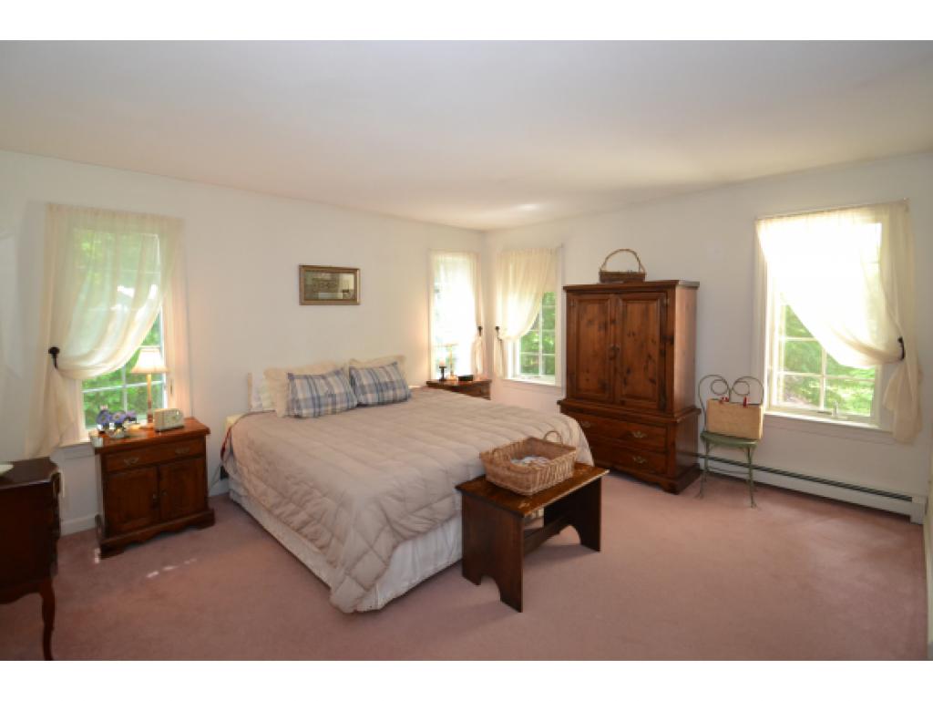 136 Oak Hill Road Barrington, NH 03825 - Photo 21 of 31 Gallery Image 21