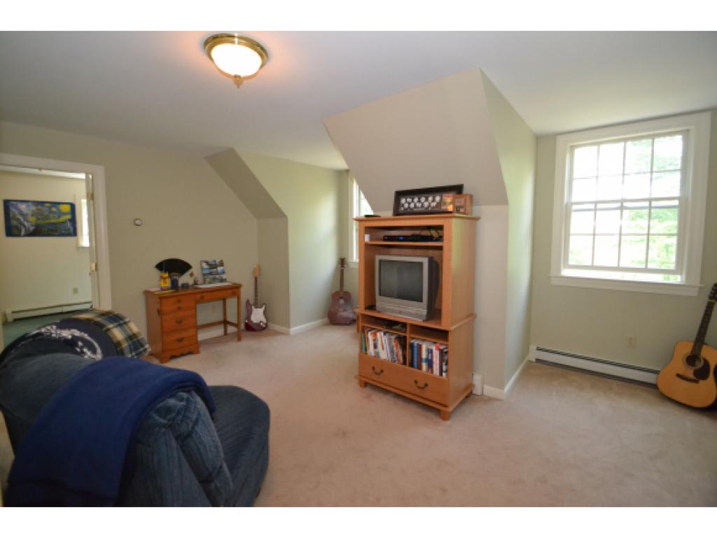 136 Oak Hill Road Barrington, NH 03825 - Photo 24 of 31 Gallery Image 24