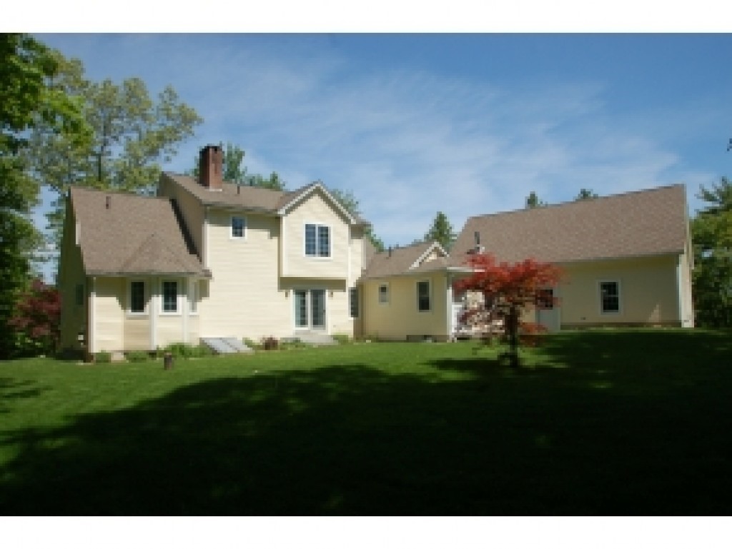 136 Oak Hill Road Barrington, NH 03825 - Photo 7 of 31 Gallery Image 7