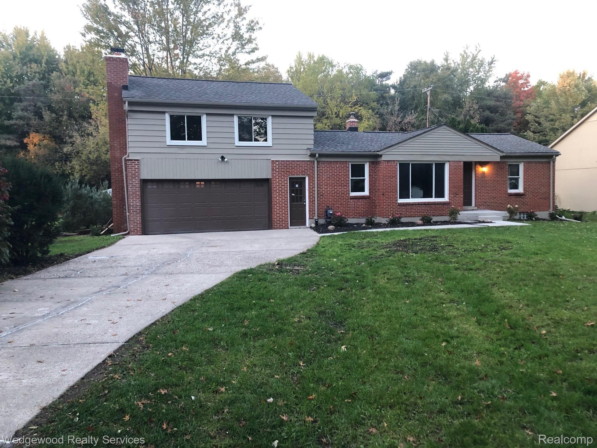 2148 Cole Road Lake Orion, MI 48362 - Photo 1 of 41 IMG_3868.jpg
