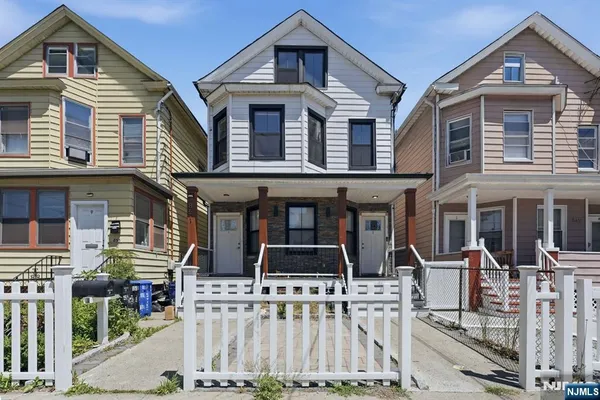 $699,999 | 851 Garden Street, Elizabeth, NJ 07202