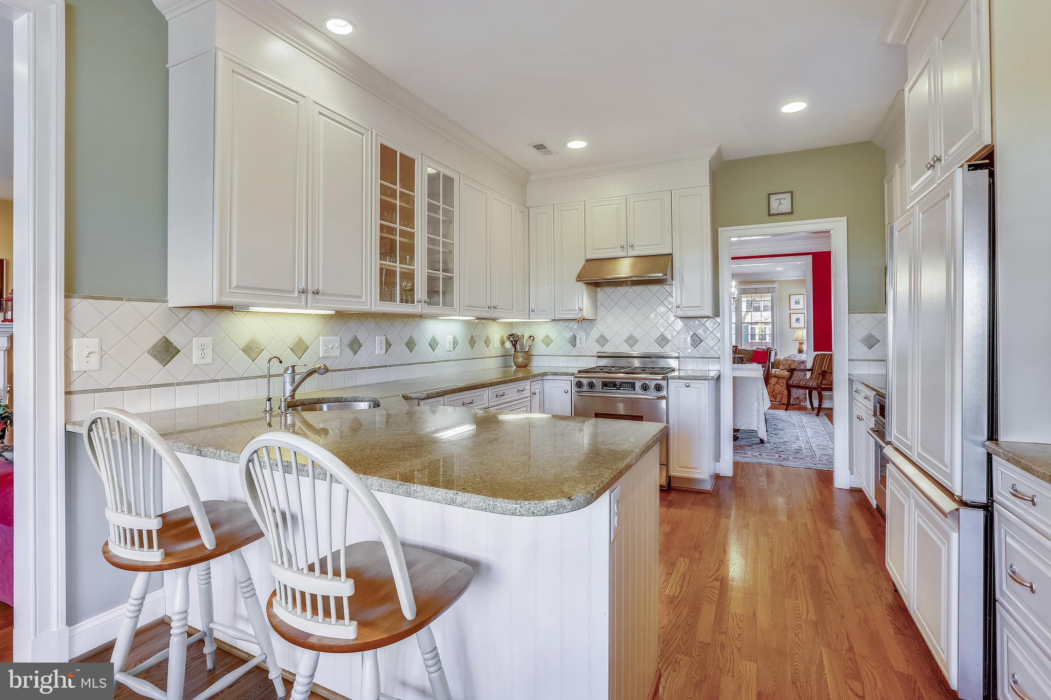 5905 Wilmett Road Bethesda, MD 20817 - Photo 11 of 49 Kitchen